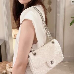 Urban Revivo Elegant White Chain Shoulder Bag